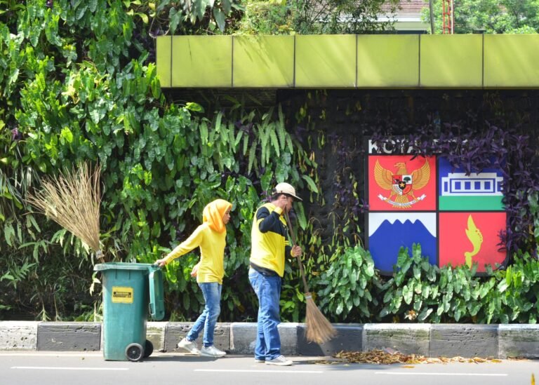 Pahlawan Kebersihan Bogor: Dedikasi Tinggi di Balik Keindahan Kota