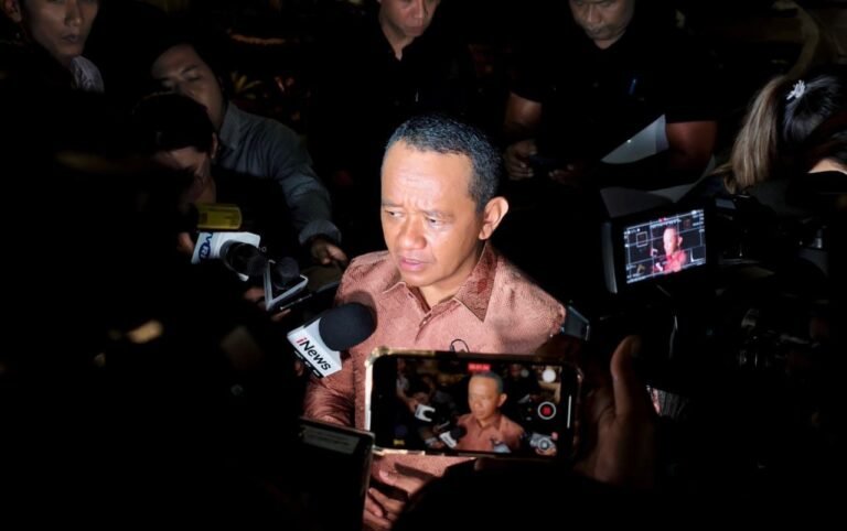 Pemulihan Listrik Aceh Belum Tuntas, Bahlil Minta Maaf ke Warga