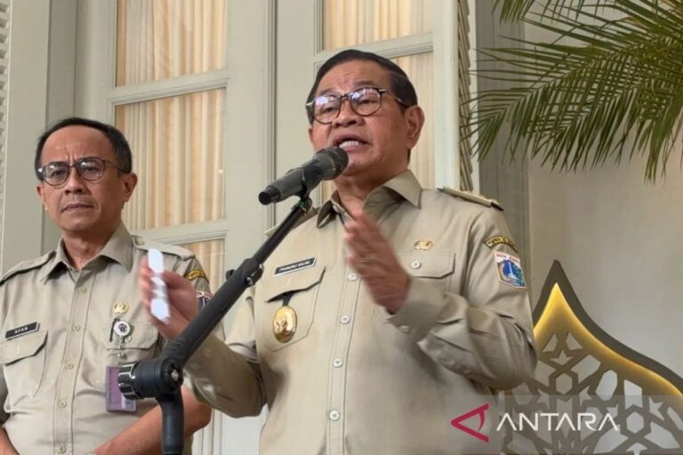 Gubernur DKI Jakarta Sebut Curah Hujan Esktrem sebagai Penyebab Longsor di TPST Bantargebang