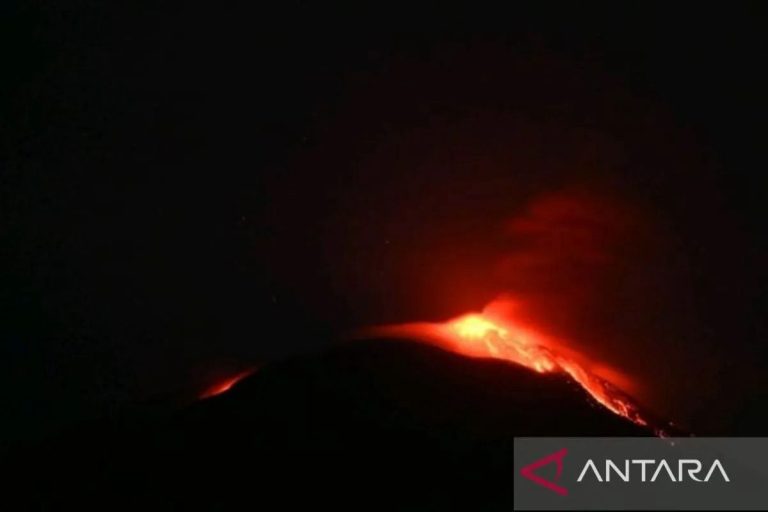 Erupsi Gunung Ile Lewotolok Semburkan Abu Setinggi 600 dan Berstatus Waspada