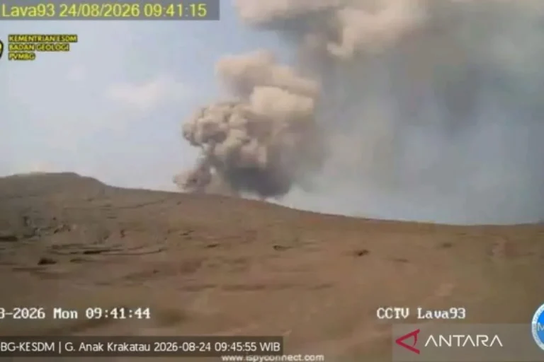 Gunung Anak Krakatau Erupsi Enam Kali, Status Masih Siaga